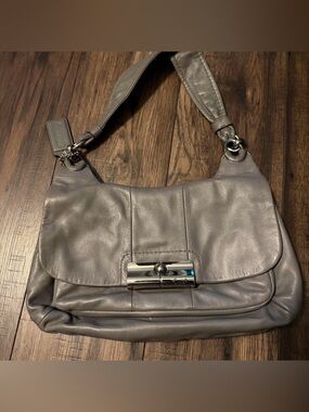 Coach Leather Shoulder Bag in Gray - Classic Everyday Hobo